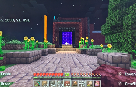 dlroW yM Main Entrance